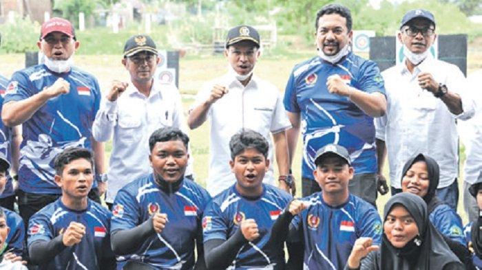 Ketua DPRK Banda Aceh Lepas Atlet Panahan Pra PORA