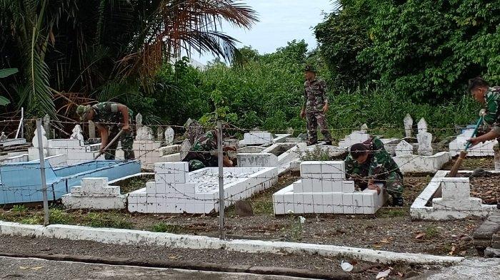 Denbekang Karya Bakti ke Makam Pahlawan