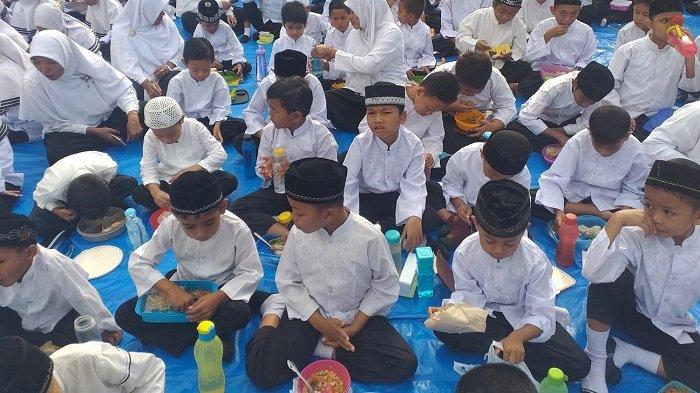 Pembentukan Karakter, Murid SDN 3 Peusangan Baca Yasin dan Sarapan Bersama
