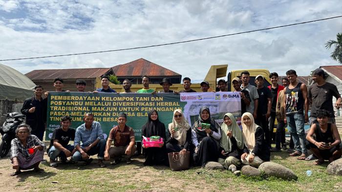 UUI Dorong Pemberdayaan Kesehatan dan Ekonomi Desa Blang Tingkeum melalui Teh Herbal Makjun