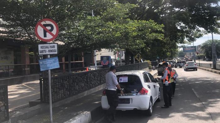 Dishub Banda Aceh Gencar Tertibkan Parkir Liar, Mobil Melanggar Digembok