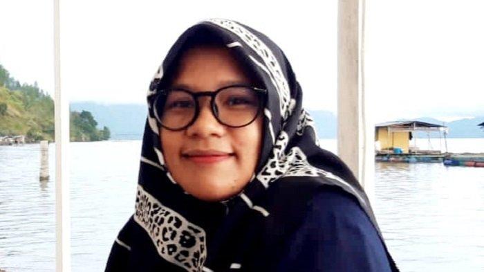 Antara Zikir, Senam, dan Pelayanan Publik