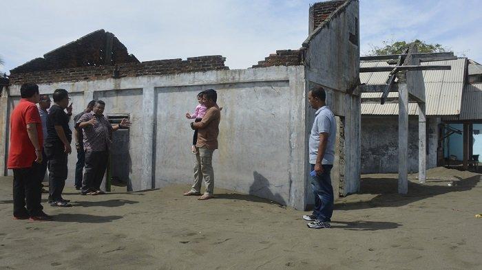 Kepala Ombudsman RI Perwakilan Aceh Tinjau Daerah Korban Banjir Rob di Meulaboh