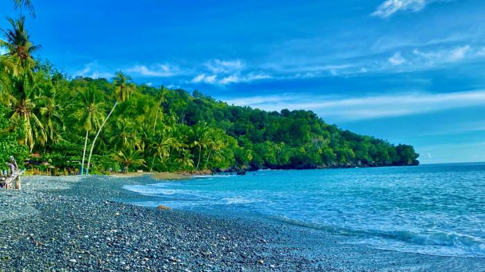 Pantai Batee Puteh Surga Tersembunyi di Kota Naga