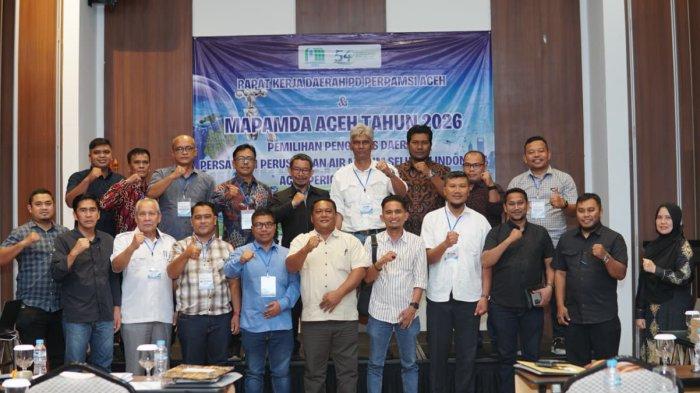 Pengurus baru dan lama PD PERPAMSI Aceh foto bersama usai MAPAMDA 2026 di Hotel Ayani, Banda Aceh, Kamis (16/4/2026) malam.