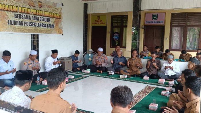 Polsek Langsa Barat Gelar Pengajian dan Doa Bersama Keuchik, Diisi Tausiyah Ketua MPU