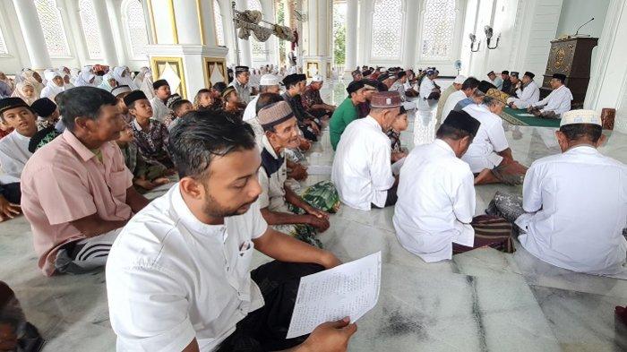 Ribuan Warga Pidie Jaya Gelar Zikir dan Doa Bersama Pada Peringatan 18 Tahun Tsunami Aceh