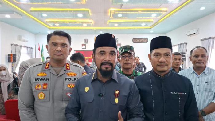 Lugas! Bupati Al-Farlaky Beri Waktu Satu Bulan Bagi Dapur MBG Mengurus SLHS