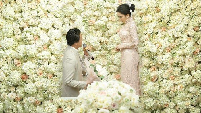 Reino Barack: Aku Melamarmu dengan Bismillah, Syahrini Terima Pinangan Dengan Suara Bergetar