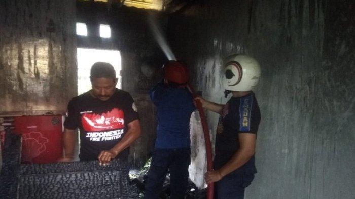 Satu Unit Rumah di Peulanggahan Terbakar, Damkar Padamkan Api dalam Tempo 15 Menit