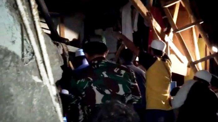 Bangunan Pesantren di Cianjur Tiba-tiba Ambruk saat Santri Sedang Shalat Magrib, 11 Orang Terluka