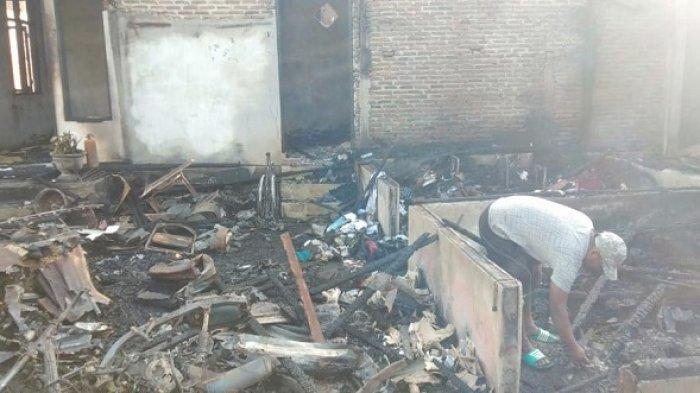 Janda Dua Anak Syok dan Trauma, Rumah Hangus, Semua Harta Ludes Terbakar