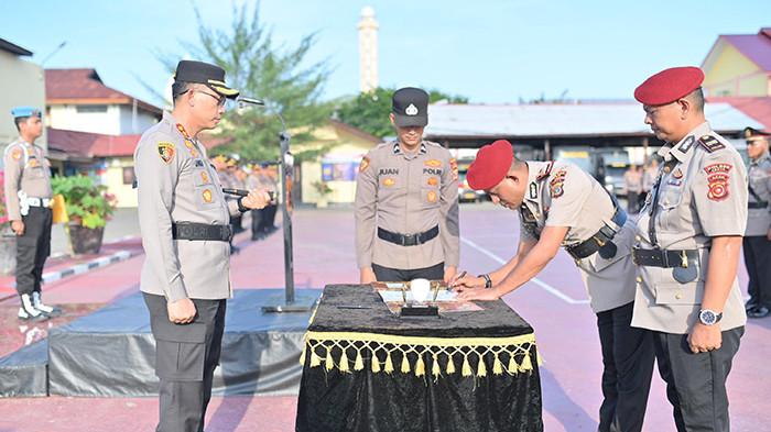 AKP Mursal Jadi Kapolsek Darussalam, Kasat Resnarkoba & 3 Kapolsek di Polres Pidie Jalani Sertijab
