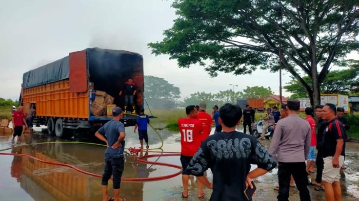 Soda Api Picu Kebakaran Truk di Terminal Peureulak Aceh Timur, Begini Kronologisnya