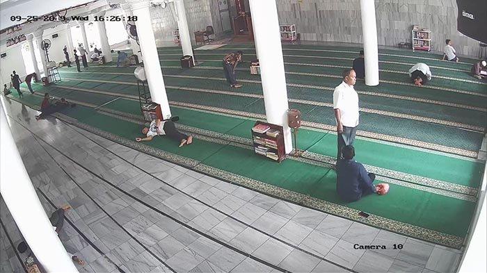 Pencuri HP di Masjid Alfalah Sigli Terekam CCTV, Video Berdurasi 30 Detik Beredar