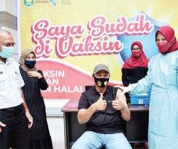 Wali Kota Sabang Terima Vaksin Tahap Pertama