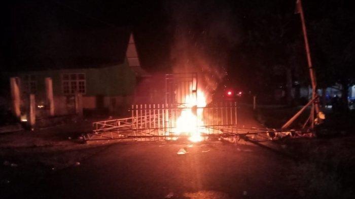 Kecewa Di-PHK, Seorang Pria Bakar 3 Warung, 2 Mobil hingga Toko Sepatu, Ngaku Iseng