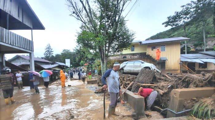 Warga Panik Berlarian, Bandang Terjang Dua Kampung di Kebayakan
