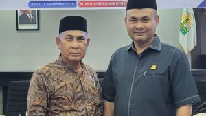2-Ketua-Komisi-DPRK-Nagan-hadiri-RDPU-Raqan-RTRW.jpg
