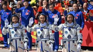 3-astronot-cina-gagal-pulang.jpg