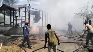 6-rumah-terbakar-di-Abes.jpg