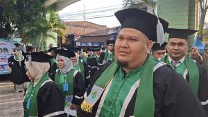 Abang-Rayeuk-wisuda.jpg