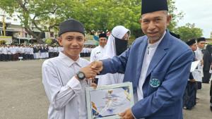 Ahmad-Thaifur-hidup-tanpa-ponsel.jpg
