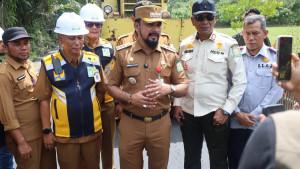 Al-Farlaky-Bangun-Jalan-dan-Jembatan.jpg