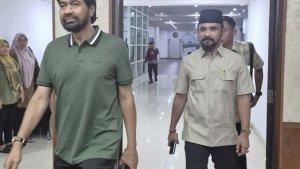Al-Farlaky-dampingi-Mualem-di-Rakor-Gubernur-dengan-bupatiwali-kota.jpg
