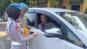 Aparat-kepolisian-dari-Propam-melakukan-pemeriksaan-pada-anggota-Satlantas-Polres-Pasuruan.jpg