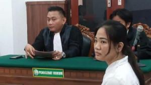Arfita-direktur-sekaligus-admin-keuangan-CV-Sentosa-Abadi-Steel.jpg