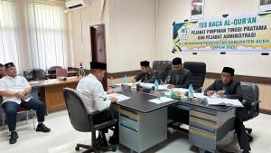 Ayahwa-mengamati-pelaksanaan-uji-baca-Alquran-bagi-pejabat-eselon.jpg