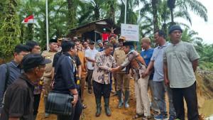 BAM-DPR-RI-saat-meninjau-lokasi-konflik-agraria.jpg