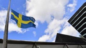Bendera-Swedia-di-Kedutaan-Besar-Turkiye.jpg