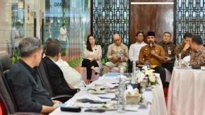 Bupati-Aceh-Timur-dalam-rapat-soal-legalisasi-sumur-minyak-di-Kementerian-ESDM.jpg