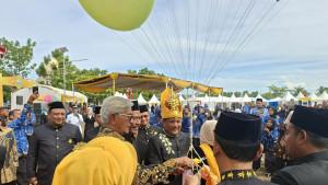 Bupati-Mukhlis-lepas-balon.jpg