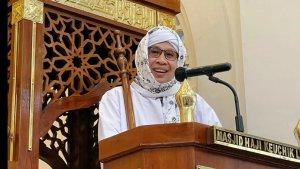 Buya-Yahya-saat-menyampaikan-khotbah-Jumat.jpg