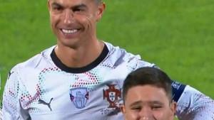 CR7-peluk-player-escort.jpg
