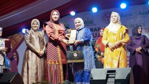 Dekranasda-Atim-juara-2-fashion-show.jpg