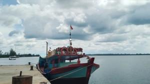 Dermaga-Anak-Laut-Boat-yang-melayani-pelayaran-ke-Pulau-Banyak-sandar-di-dermaga-Anak-Laut.jpg