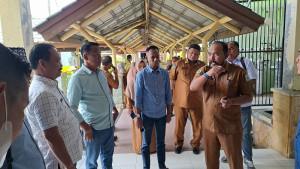 Direktur-RSUD-Muda-Sedia-menjelaskan-kronologis-ditemukannya-jenazah-pegawai.jpg
