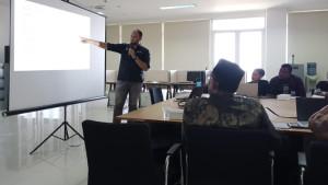 Dr-Maulana-dari-LP3M.jpg