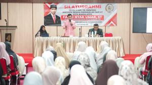 Farid-Nyak-Umar-saat-menyampaikan-pemaparan-di-Aula-Bapelkes-Aceh.jpg