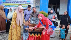 Forikan-salurkan-bantuan-ikan-5-ton-ikan-segar-kepada-masyarakat-Aceh-Barat.jpg