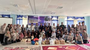 Foto-bersama-Himpunan-Mahasiswa-Teknik-Kimia-FT-USK-dan-anak-anak-Panti-Asuhan-Yakesma.jpg