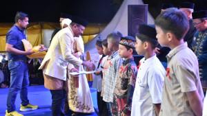 Gaji-6-bulan-Bupati-Bireuen-haji-mukhlis-disumbangkan-ke-anak-yatim.jpg