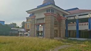 Gedung-bantuan-BRR-Aceh-Nias-di-Bireuen-terbengkalaii.jpg