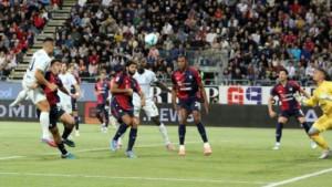 Gol-sundulan-Lautaro-Martinez-menghiasi-kemenangan-Inter-Milan-atas-Cagliari.jpg