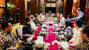 Gubernur-Aceh-Muzakir-Manaf-dan-pihak-Mubadala-Energy-di-Jakarta.jpg