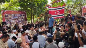 Gubernur-Aceh-menghadiri-doa-dan-zikir-di-makam-Tgk-Amad-Leupon.jpg